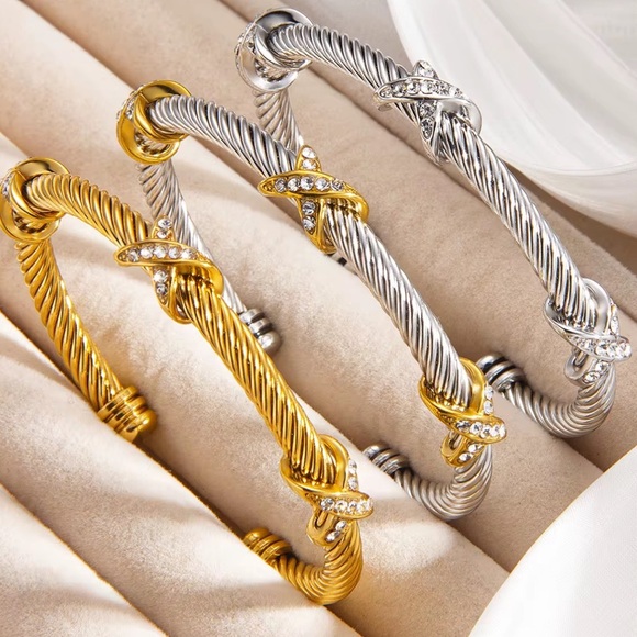 Luxury Gold Bezel Bangle– Modern Muse Elegance - Picture 3 of 7